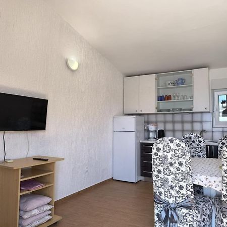 Apartments Lala Примоштен Экстерьер фото