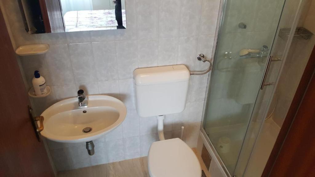 Apartments Lala Примоштен Экстерьер фото