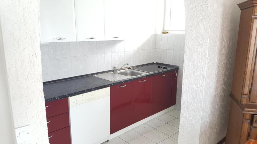 Apartments Lala Примоштен Экстерьер фото