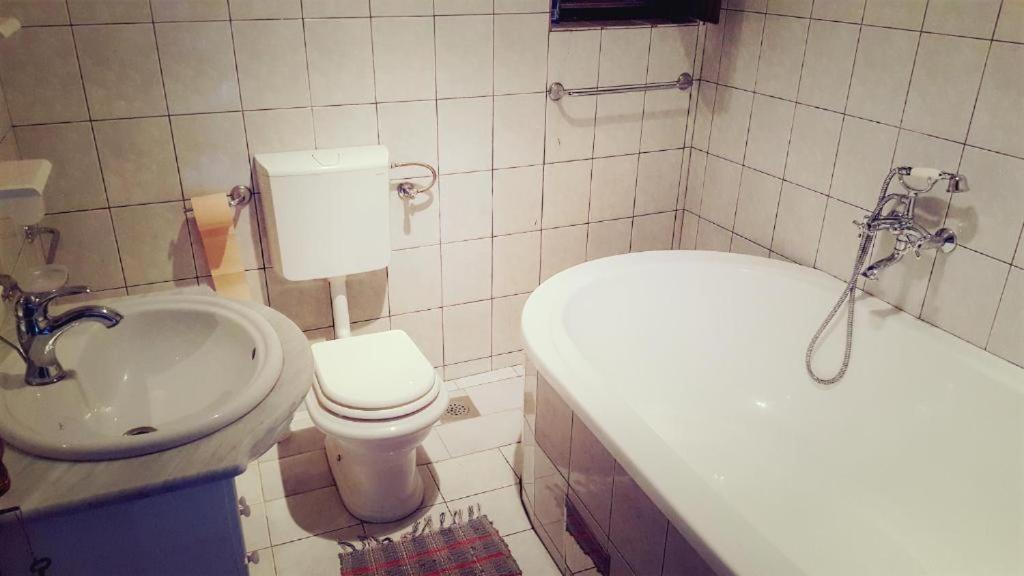 Apartments Lala Примоштен Экстерьер фото