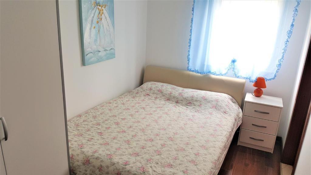 Apartments Lala Примоштен Экстерьер фото