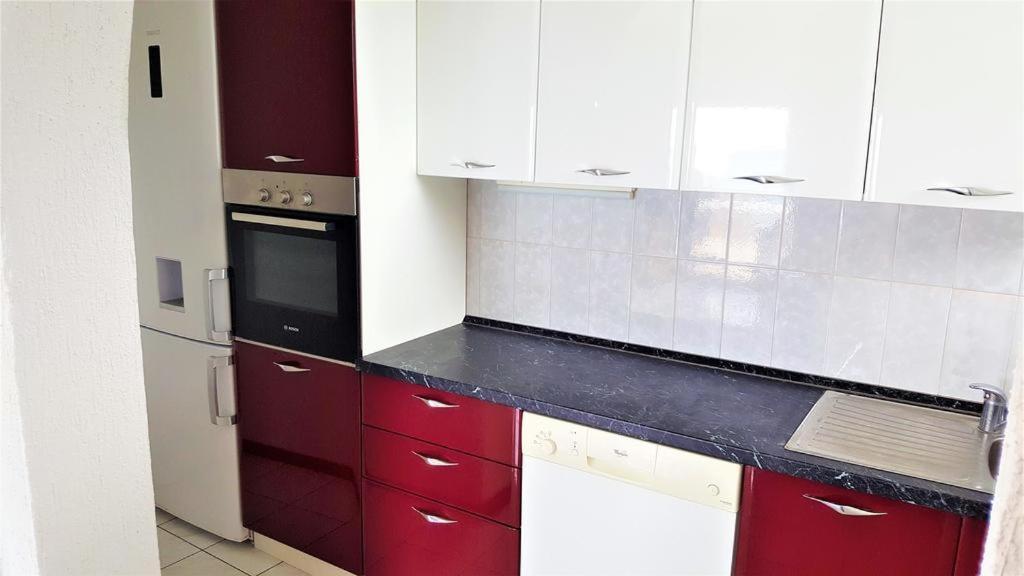 Apartments Lala Примоштен Экстерьер фото