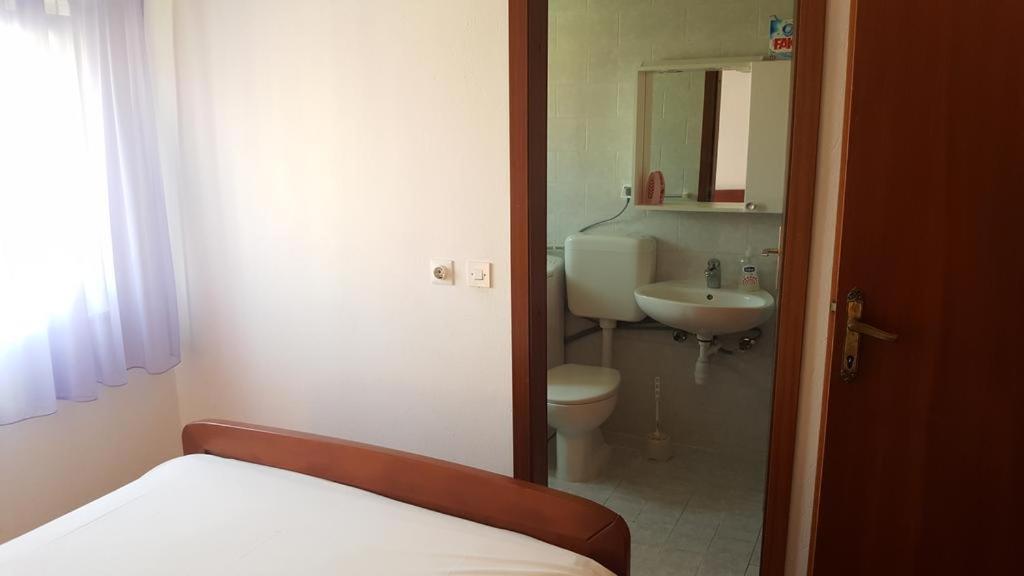 Apartments Lala Примоштен Экстерьер фото